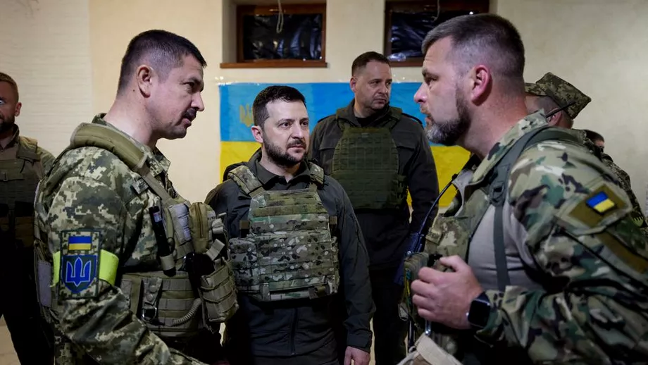Zelenski prima deplasare oficiala pe front Presedintele Ucrainei sa intalnit cu militarii care apara Harkovul Nu au nicio sansa vom lupta si vom castiga
