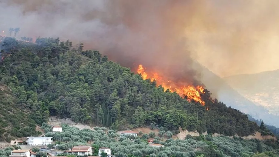 Incendiu puternic in zona Skala Potamia din Thassos locuitorii au fost evacuati Recomandarile MAE pentru turistii romani Update