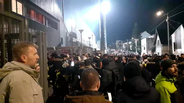 Fanii lui CFR Cluj cred in superstitia lui Petrescu dezvaluita de Fanatik Atmosfera incendiara inainte de returul cu Lazio Cum se prezinta gazonul Foto  video exclusiv