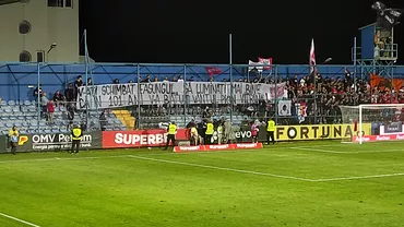 Duelul galeriilor in Farul Constanta  Dinamo Ce bannere au afisat suporterii celor doua echipe