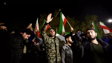 Cum au sarbatorit iranienii atacul asupra Israelului Imaginile bucuriei pe strazile din Teheran