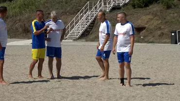 Legende ale fotbalului romanesc spectacol la Mamaia Au jucat pe nisip in fata a sute de fani