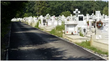 Taxe neobisnuite in orasul lui Iohannis Autoritatile vor sa perceapa contributii pentru trasul clopotelor si accesul la toaleta din cimitir