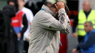 Marius Croitoru cu ochii in lacrimi la finalul FC U Craiova  Chindia 01 Fanii iau scandat numele si lau injurat pe Adrian Mititelu