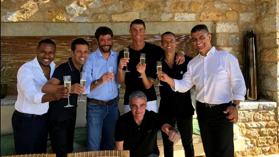 Prima poza cu Ronaldo dupa transferul la Juventus Agnelli a mers in Grecia