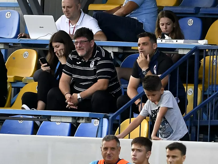 Gaz Metan iese din insolvență? Administratorul voia echipa în faliment! FOTO: Nabil Jaadi si Antoni Valeri Ivanov in meciul de fotbal dintre Dinamo Bucuresti si Gaz Metan Medias, din cadrul playout-ului Ligii 1 Betano