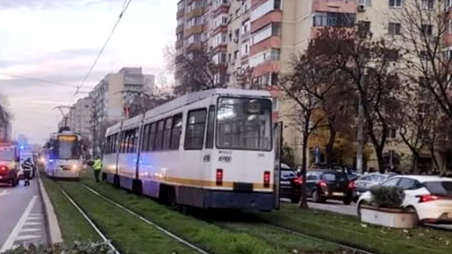 Fata de 10 ani lovita de tramvai in Bucuresti Copila ar fi traversat strada cu ochii in telefon