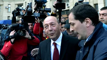 Traian Basescu a provocat un accident rutier in Capitala Fostul presedinte sa prezentat la Politie