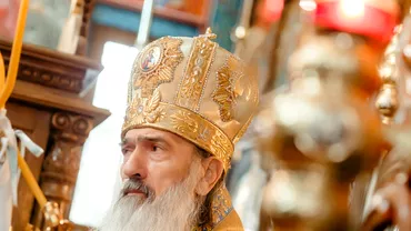 Arhiepiscopul Teodosie a oficiat liturghia la Cluj Sute de oameni sau ingramadit sai atinga vestmintele