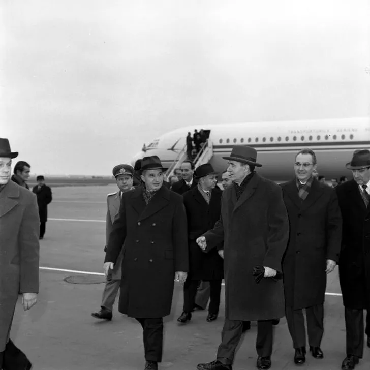 Nicolae Ceaușescu, în vizită la Moscova, în anul 1977 (sursa hepta.ro)