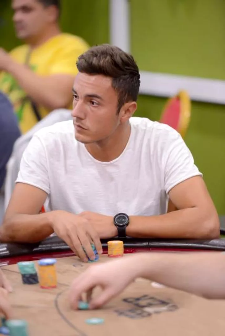 Un jucător din Liga 1 Betano a renunțat la fotbal și trăiește din poker! Vagner la masa de poker