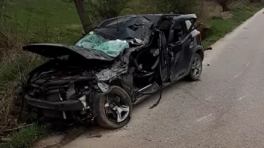 Tanar de 18 ani mort intrun accident in CarasSeverin Sa izbit cu masina de un copac