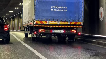 Un nou incident in Pasajul Unirii Un camion a ramas blocat la jumatatea tunelului Video