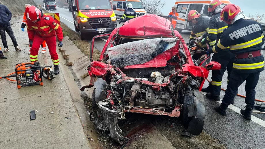 Accident cumplit in apropiere de Drobeta Turnu Severin Doi morti dupa coliziunea frontala dintre un autoturism si un tir