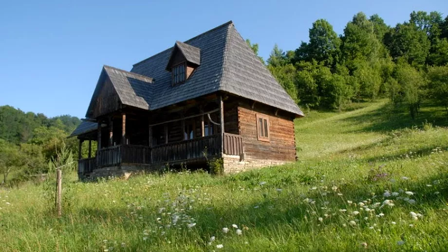 The Guardian recomanda cazarea in casele taranesti din Romania