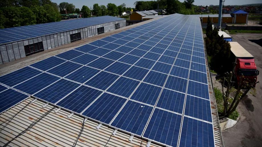 Ce economie faci daca iti instalezi panouri fotovoltaice Primesti de la stat 20000 de lei