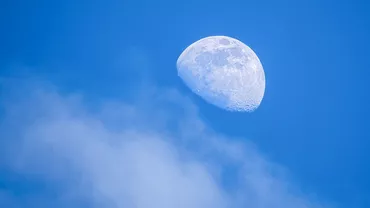 De ce se vede luna si pe timp de zi Cercetatorii au explicat fenomenul