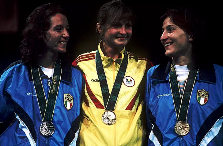 Laura Badea, singura campioană olimpică pentru România într-o probă individuală de scrimă. A cucerit aurul la Atlanta în 1996