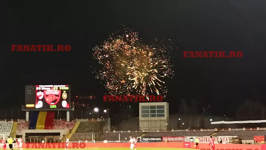 Dinamo fara bani fara suporteri pe stadion dar cu artificii in derbyul cu FCSB Video