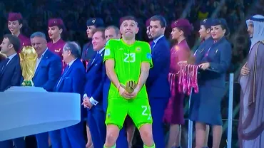 A fost ales cel mai bun portar al CM 2022 dar sia pus lumea in cap Gestul lui Emiliano Martinez care ia iritat pe fani Video