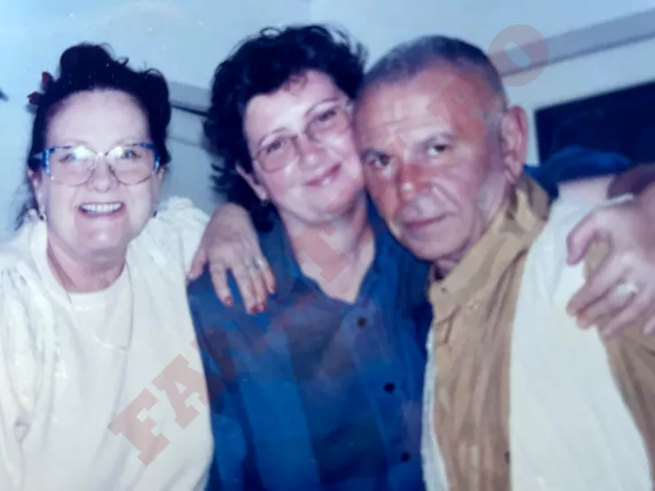 Stela Popescu împreună cu Doina si Mihai Maximilian. Sursă foto: Arhivă personală