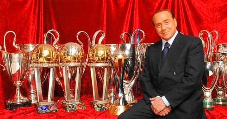 Silvio Berlusconi își pregătește reîntoarcerea în fotbal. În 31 de ani a câştigat cinci Champions League şi opt titluri în Serie A