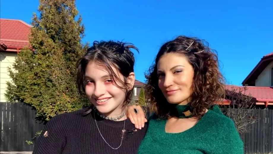 Cum se înțelege Ioana Ginghină cu fiica sa adolescentă. Ruxi are 14 ani și un stil vestimentar aparte: ”Se vede latura rebelă”