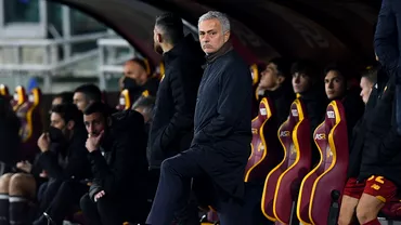 Jose Mourinho gest urias pentru un fan care a stat o saptamana in fata bazei de pregatire a Romei Video