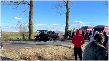 Tineri morti pe un drum din Timis Soferul sa izbit cu masina de un copac pasagerii au decedat pe loc