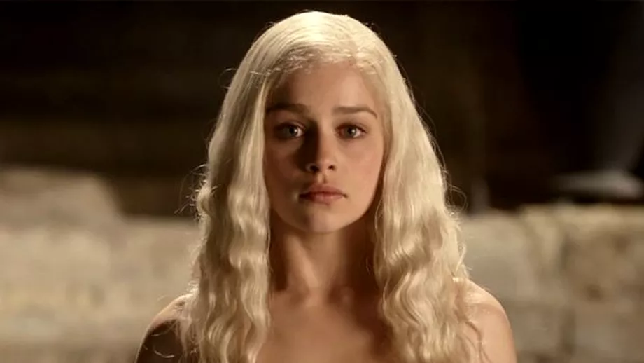 Mama dragonilor din Game of Thrones a avut nevoie de alcool pentru a se dezbraca la filmari