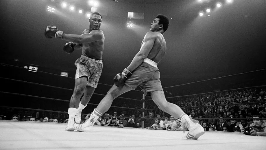 Galerie FOTO De la Cassius Clay la Muhammad Ali Cum a salvat un om de la MOARTE