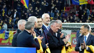 FRF gest superb inainte de Romania  Irlanda de Nord Critici dupa ce legendele nationalei au fost premiate Cam putini Update