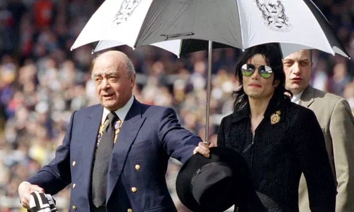 Michael Jackson, alături de Mohamed Al Fayed, pe Craven Cottage