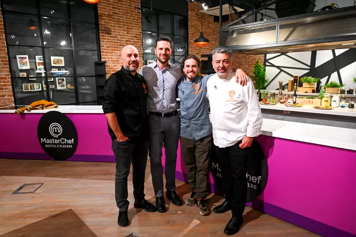 Actorul Adi Nartea, alături de Chef Joseph Hadad, Chef Foa și Chef Radu Dumitrescu, la emisiunea MasterChef – Restul e plăcere