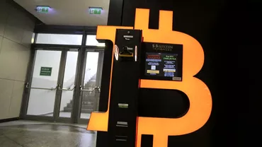 Politia ia prins pe suspectii care au furat un bancomat de bitcoin din Bucuresti Cum au actionat acestia si care este prejudiciul