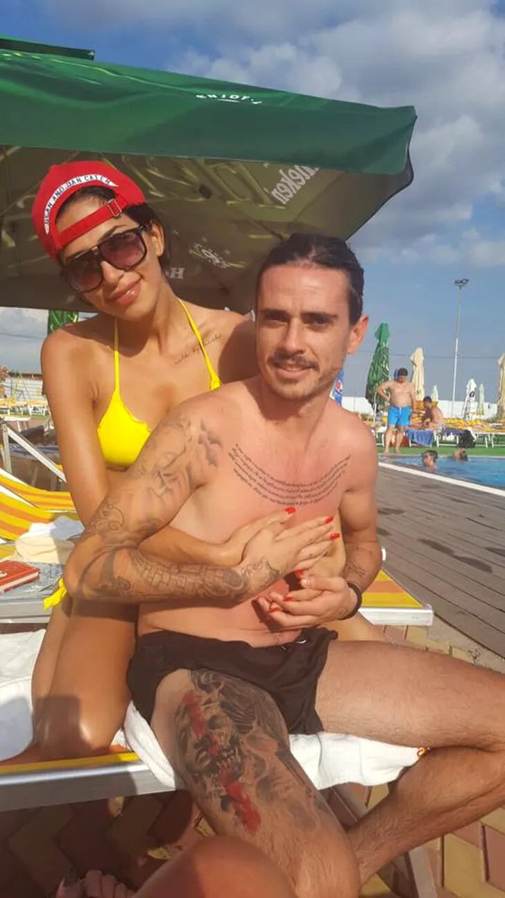 Adrian Stoian și iubita sa Daniela Maria Dinescu la plajă