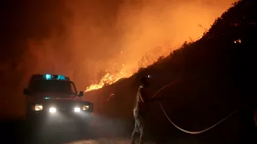 Incendiile de vegetatie fac ravagii in Portugalia Spania si Franta Un pilot a murit in urma prabusirii avionului sau cu apa