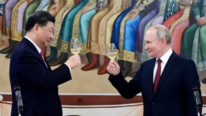 SUA avertizează: China ajută Rusia să câștige războiul cu Ucraina. Îi trimite echipamente...