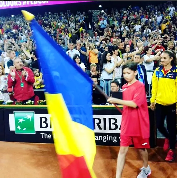 "Multumesc pentru oportunitatea de a juca pentru Romania", e mesajul Mihaelei alaturi de aceasta poza