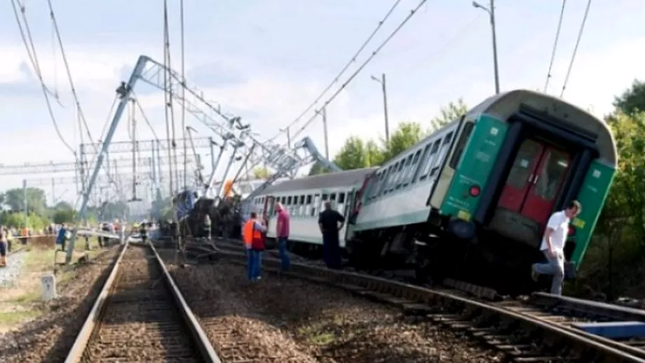 Accident la periferia de nord a Atenei Opt persoane au fost ranite in urma deraierii unui tren electric