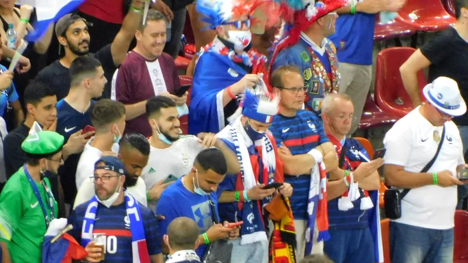 Un suporter francez sia facut reclama pe National Arena in timpul meciului cu Elvetia Mesajul inedit al fanului Foto