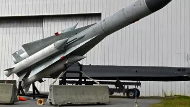 Sistemul S200 bumerangul Kievului Ucraina trece la contraofensiva cu uriase rachete sovietice de aparare antiaeriana