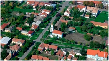 Locul din Ungaria unde poti sa dai lovitura daca iti cumperi o casa Are un pret mic foarte mult teren si e aproape de Romania