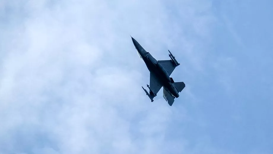 Romania cumpara 32 de avioane F16 vechi de 40 de ani pe care Norvegia urma sa le scoata din uz