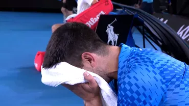 Novak Djokovic cea mai emotionanta reactie dupa ce a castigat Australian Open Sa prabusit in lacrimi in tribuna Este cea mai mare victorie din viata mea Video