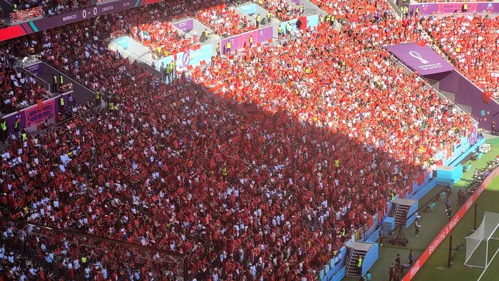 Peluza roșie a suporterilor marocani la meciul împotriva Croației