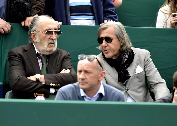 Ion Țiriac și Ilie Năstase în tribunele arenei centrale de la Roland Garros