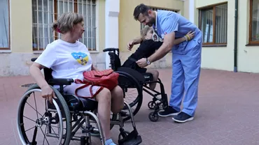 Siau pierdut picioarele dupa un bombardament rusesc iar acum merg in SUA sa primeasca proteze si viseaza la pace