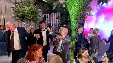 Imagini noi de la nunta Simonei Halep Sia schimbat rochia si a incins ringul de dans pe ritmuri machedonesti Video exclusiv