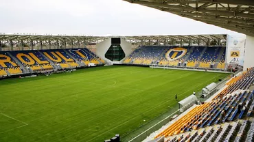 Bunurile stadionului Ilie Oana din Ploiesti au fost scoase la vanzare Bancile de rezerve si instalatia de sonorizare intra la licitatie